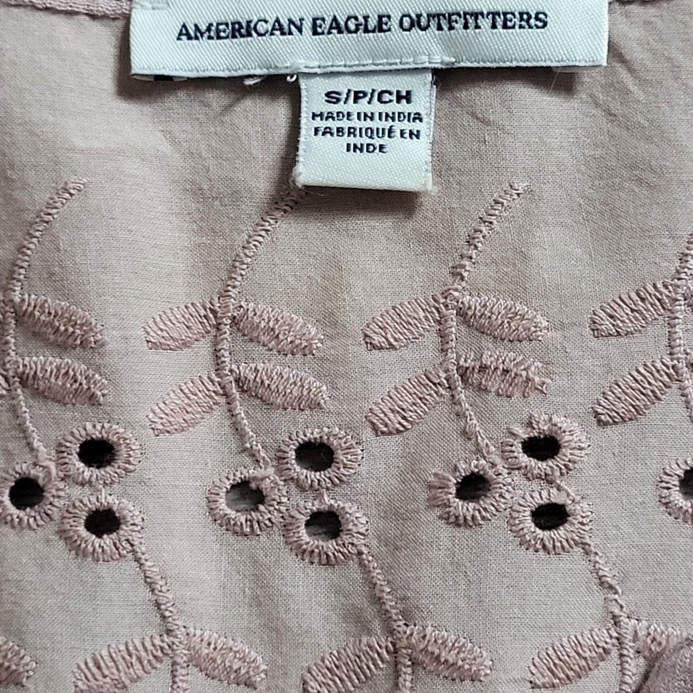 American Eagle Eyelet Lace Boho Blouse Dusty Rose Button Front Long Sleeve Small - Picture 3 of 7